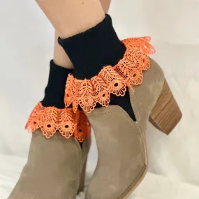 BLOSSOM  lace cuff socks - black / orange