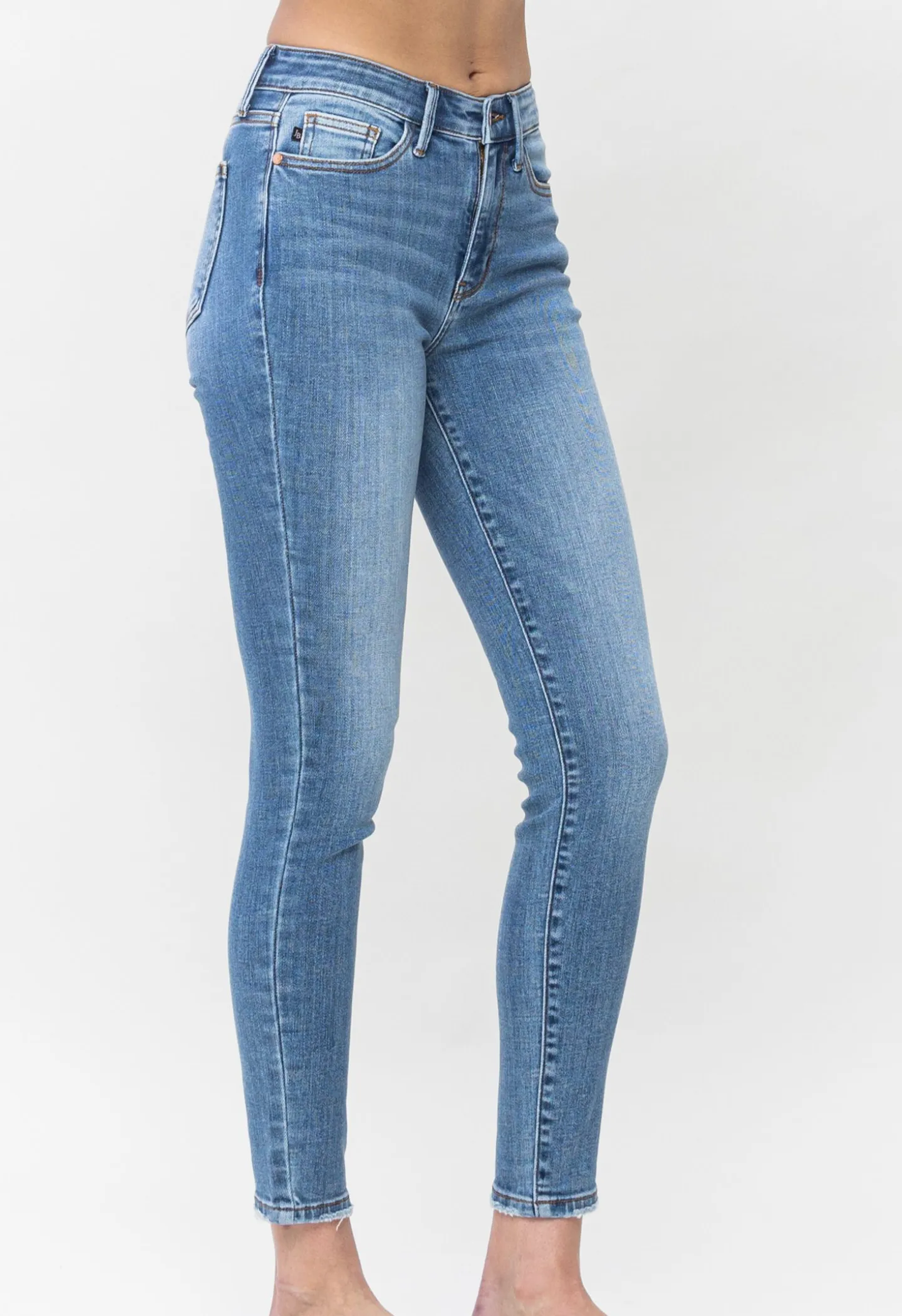 Judy Blue - Mid Rise Vintage Skinny